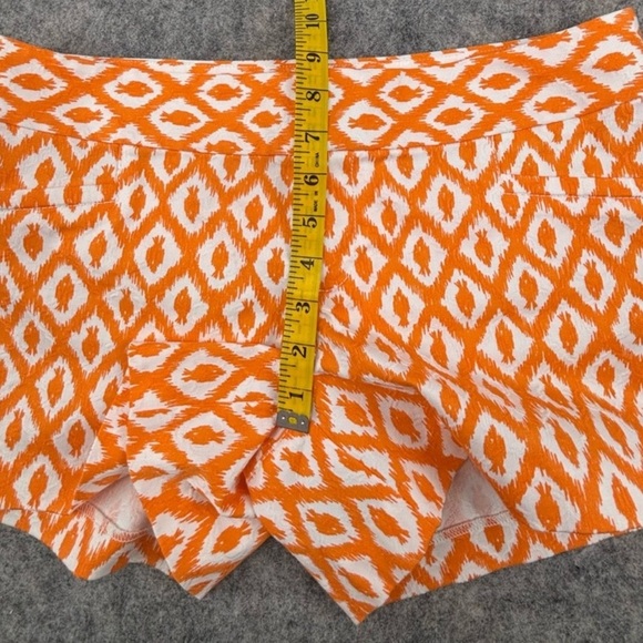 Women’s LILY PULITZER The Ellie short orange geometric ‘little fish” size 2. - Picture 7 of 8